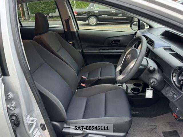 Toyota AQUA 2017-03 261661-9