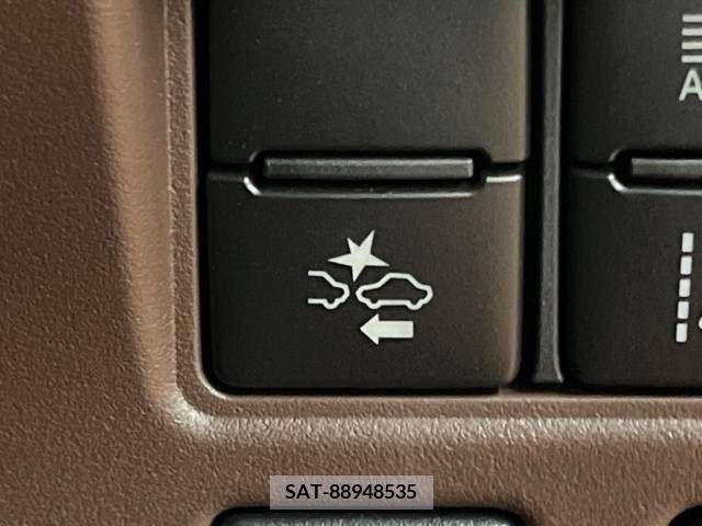 Toyota ESQUIRE 2018-08 297214-6