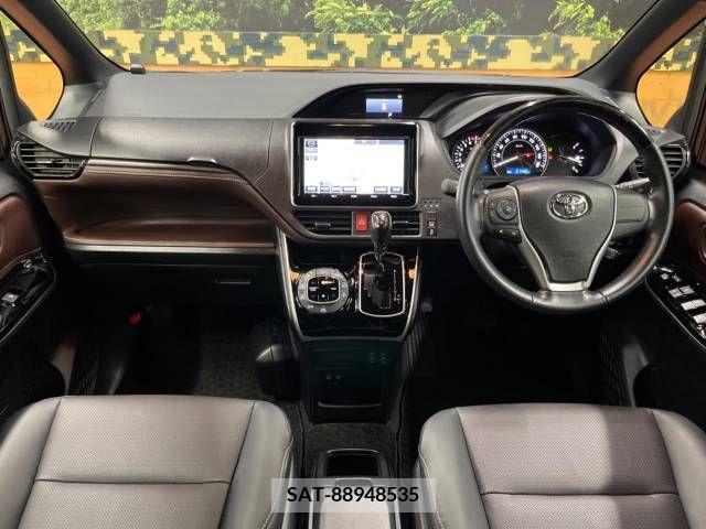 Toyota ESQUIRE 2018-08 297214-1