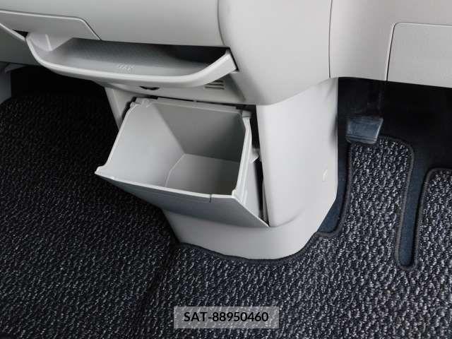 Nissan ROOX 2023-01 300930-15