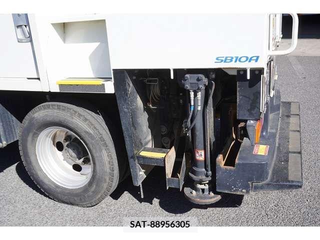 Mitsubishi CANTER 2017-12 211565-18