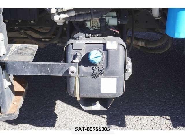 Mitsubishi CANTER 2017-12 211565-15