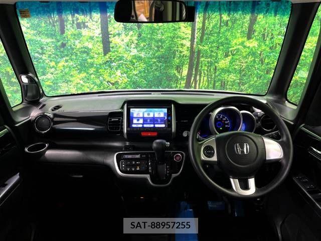 Honda N BOX CUSTOM 2016-05 306636-1