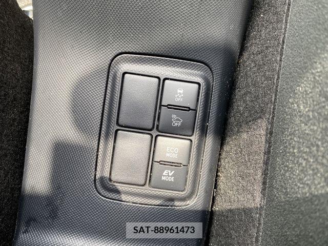 Toyota AQUA 2017-03 261316-23
