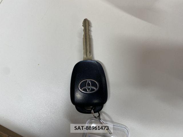 Toyota AQUA 2017-03 261316-25
