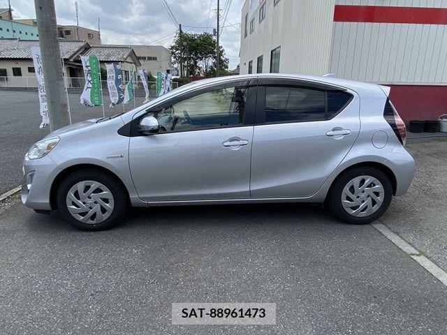 Toyota AQUA 2017-03 261316-6