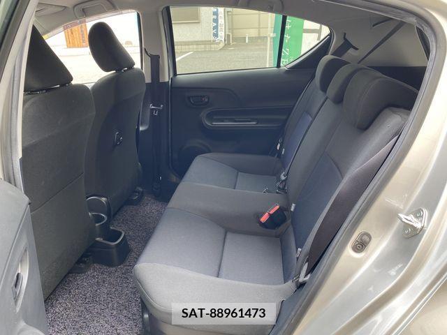 Toyota AQUA 2017-03 261316-12