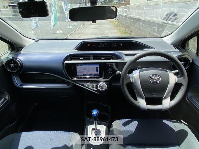 Toyota AQUA 2017-03 261316-14