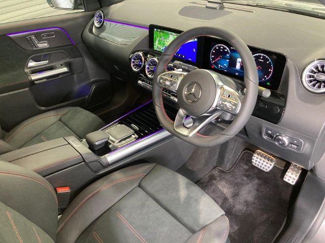 Mercedes Benz GLA-CLASS 2023-05 6392-1