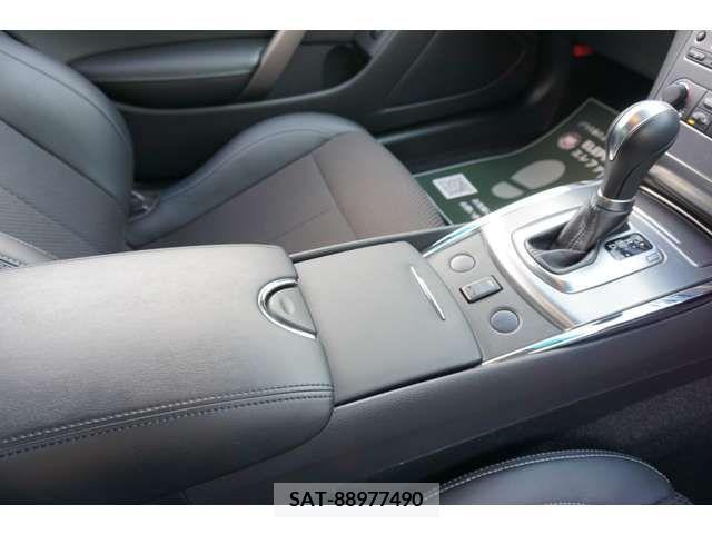 Nissan SKYLINE COUPE 2015-11 200035-11