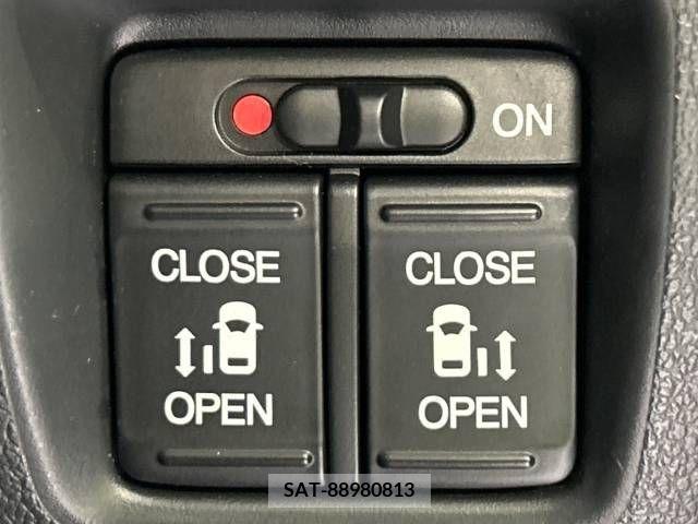 Honda N BOX CUSTOM 2015-11 306791-2