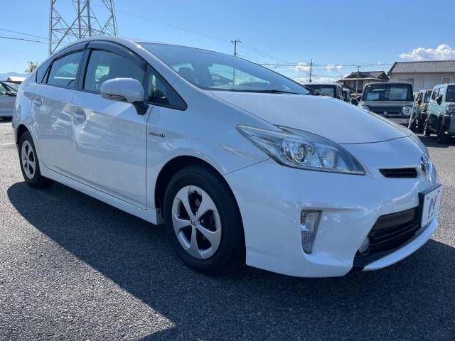 Toyota PRIUS 2013-12 16797-16