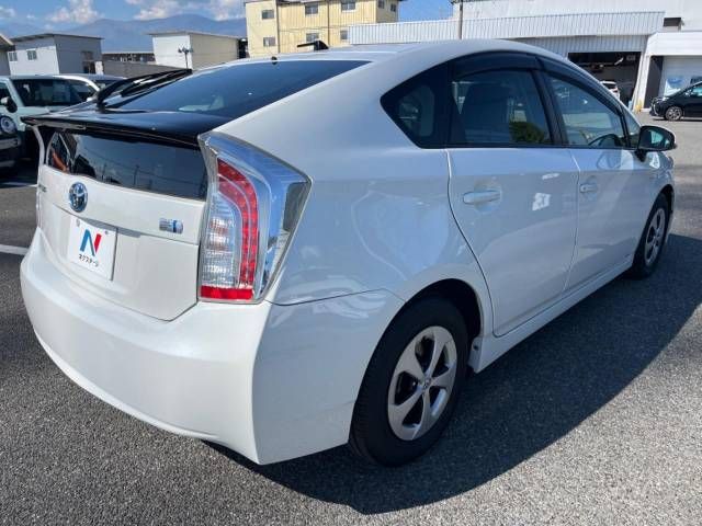 Toyota PRIUS 2013-12 16797-17