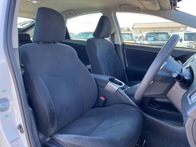 Toyota PRIUS 2013-12 16797-8