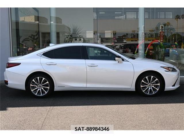 Lexus ES 2020-08 275631-5