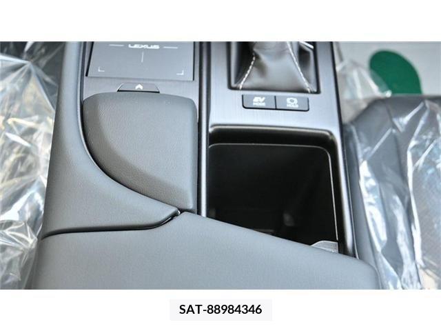 Lexus ES 2020-08 275631-9