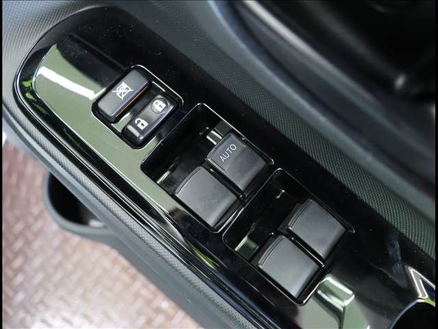 Toyota AQUA 2019-09 182405-18