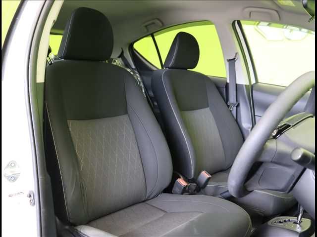 Toyota AQUA 2019-09 182405-21