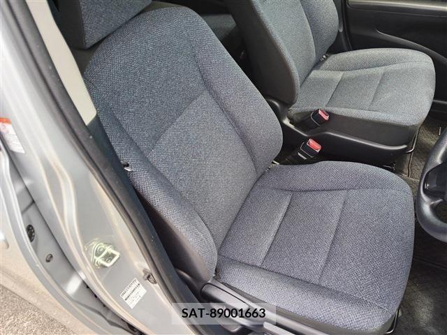 Toyota SIENTA 2018-07 328609-9