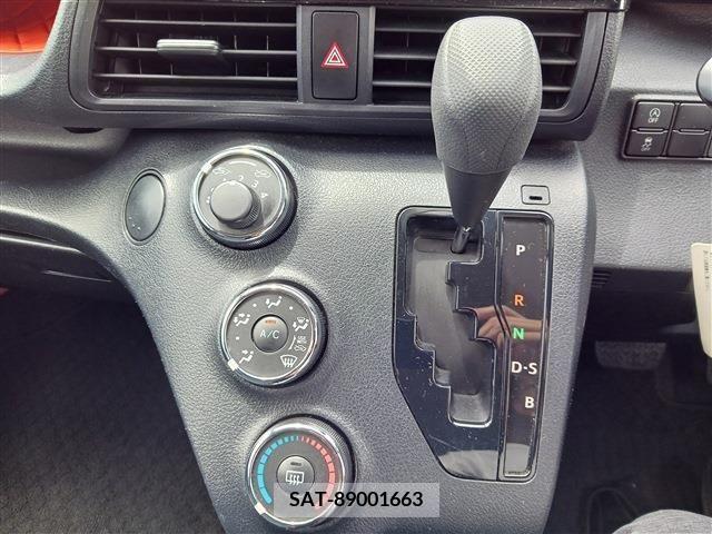Toyota SIENTA 2018-07 328609-17