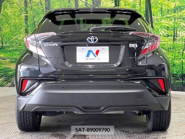 Toyota C-HR 2017-02 247262-15
