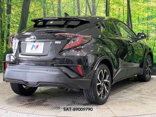 Toyota C-HR 2017-02 247262-17