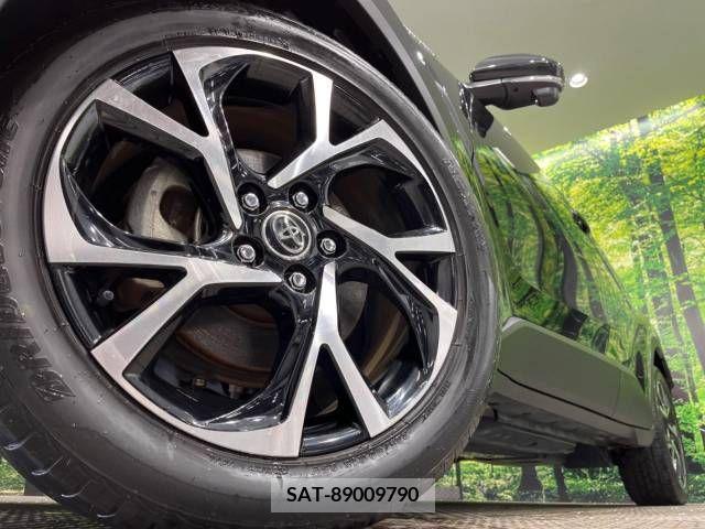 Toyota C-HR 2017-02 247262-12