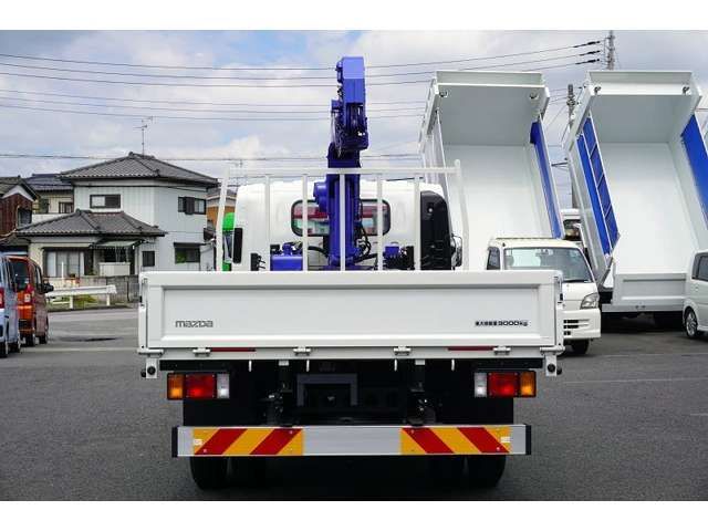 Mazda TITAN 2023-04 7822-3