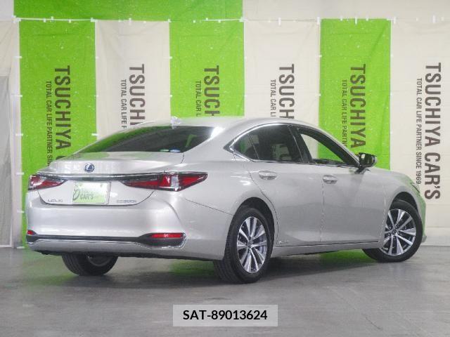 Lexus ES 2021-04 275264-1