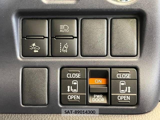 Toyota VOXY 2016-04 435200-3
