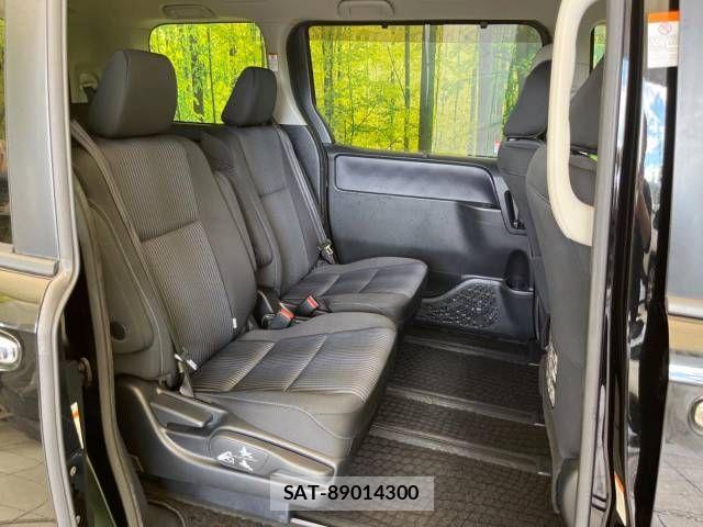 Toyota VOXY 2016-04 435200-8