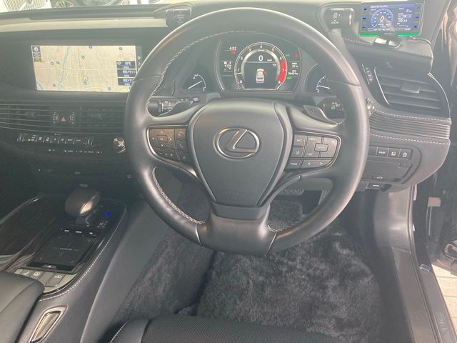 Lexus LS 2018-02 773-11