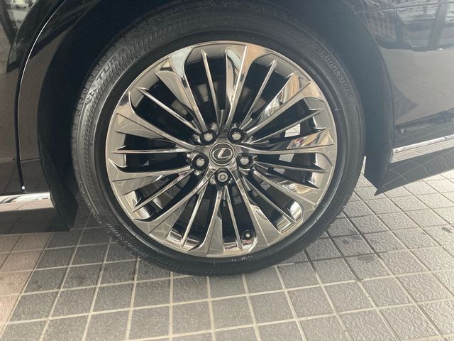 Lexus LS 2018-02 773-8