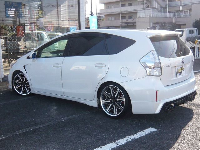 Toyota PRIUS ALPHA 2012-05 14197-7