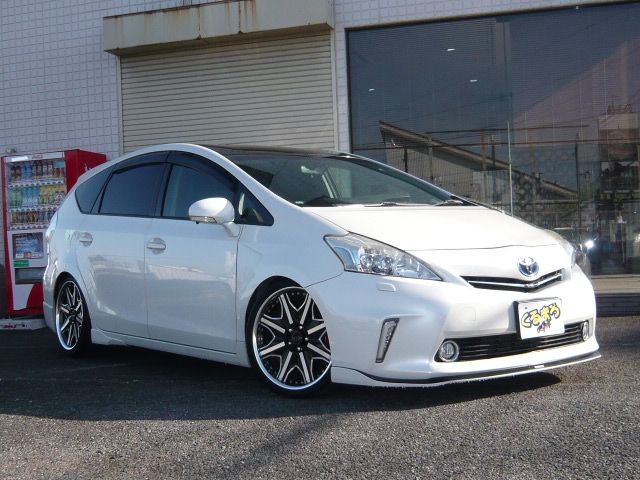 Toyota PRIUS ALPHA 2012-05 14197-8