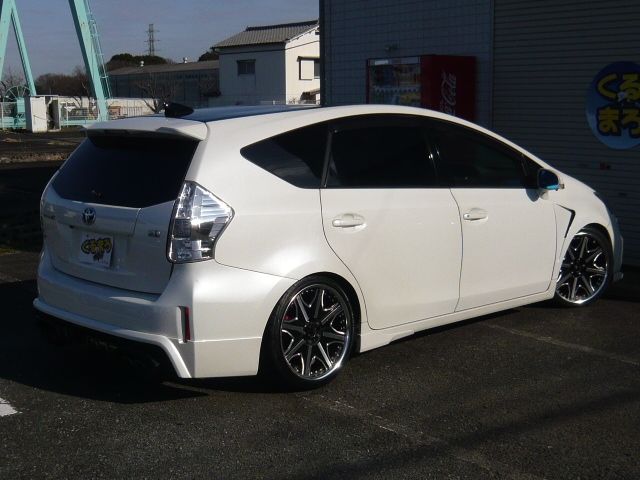 Toyota PRIUS ALPHA 2012-05 14197-9