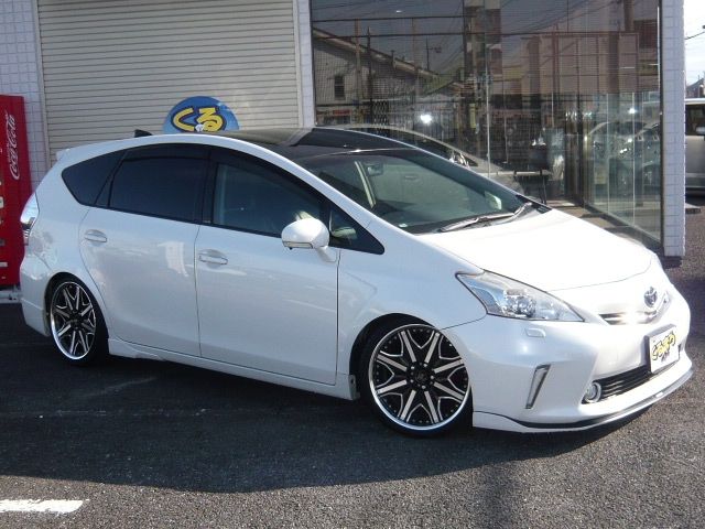 Toyota PRIUS ALPHA 2012-05 14197-2