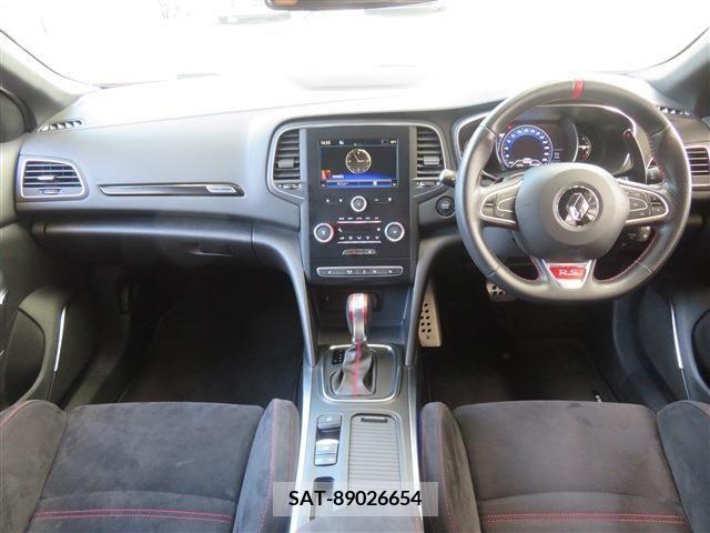 Renault MEGANE 2018-08 331703-12