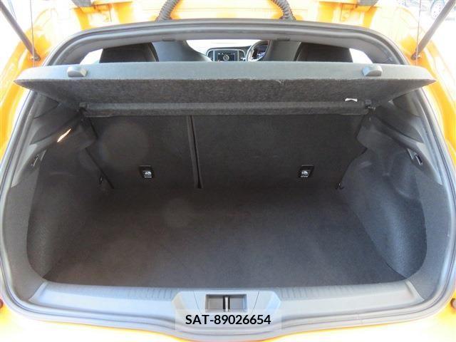 Renault MEGANE 2018-08 331703-11