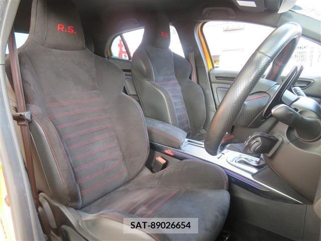 Renault MEGANE 2018-08 331703-9