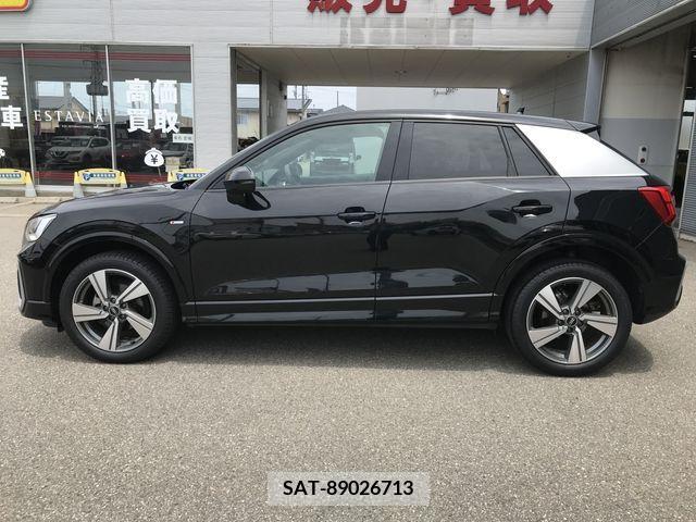Audi Q2 2021-08 318013-8