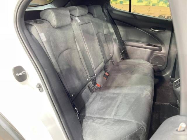 Lexus UX 2020-07 180603-10