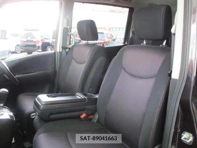 Nissan SERENA 2011-11 393897-10