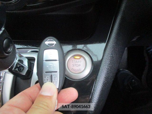 Nissan SERENA 2011-11 393897-23