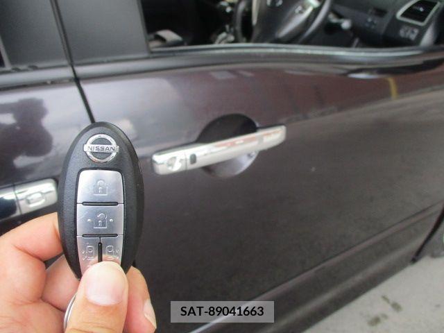Nissan SERENA 2011-11 393897-24