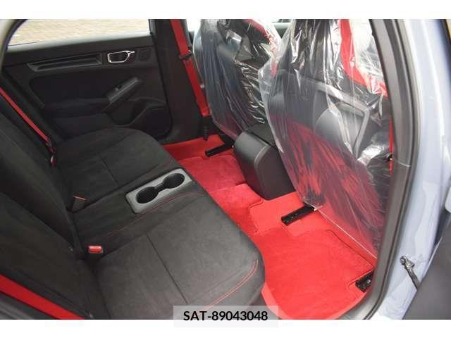 Honda CIVIC 2023-11 215372-18