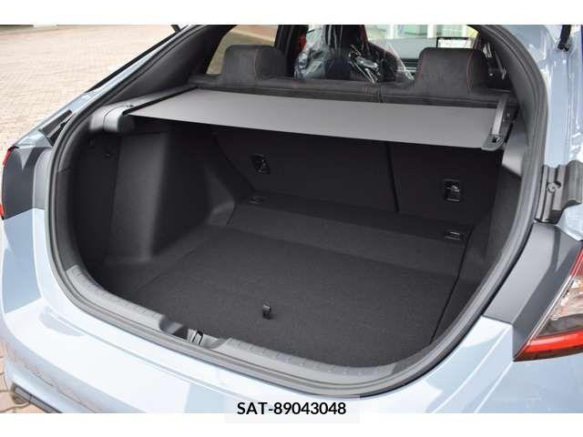 Honda CIVIC 2023-11 215372-14
