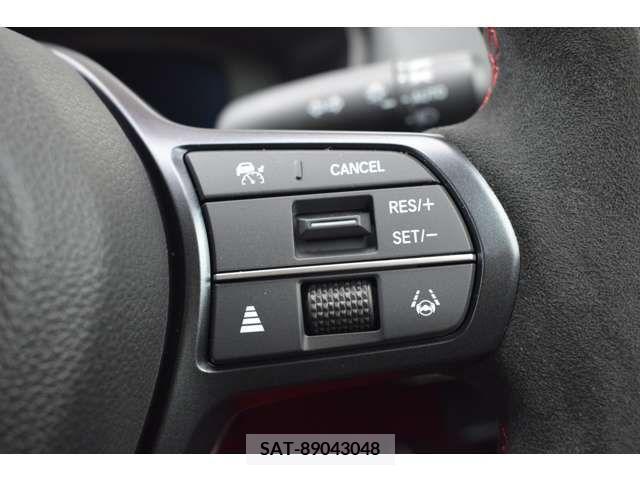 Honda CIVIC 2023-11 215372-13