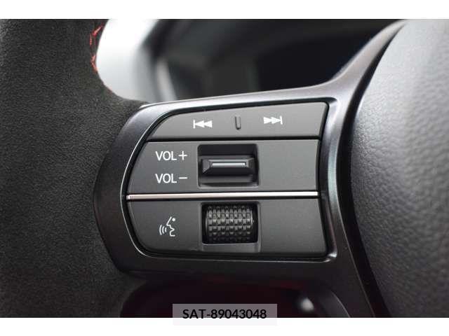 Honda CIVIC 2023-11 215372-12