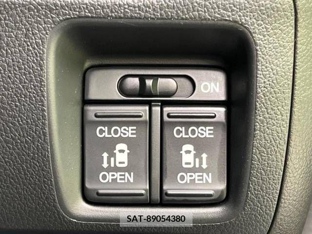 Honda N BOX CUSTOM 2016-09 339133-2